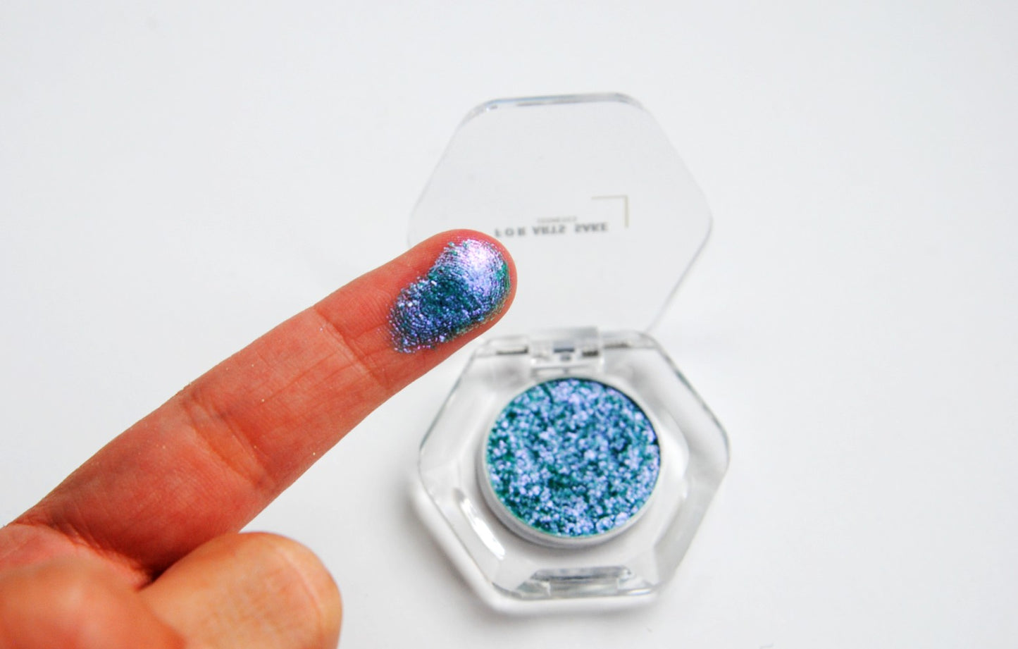 Manifesto Multi-Chrome Eyeshadow Single