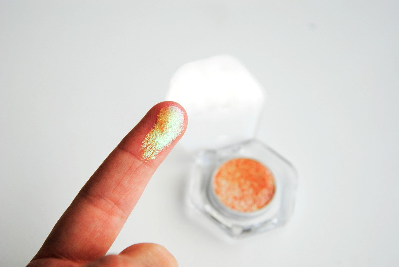 Pose Multi-Chrome Eyeshadow Single