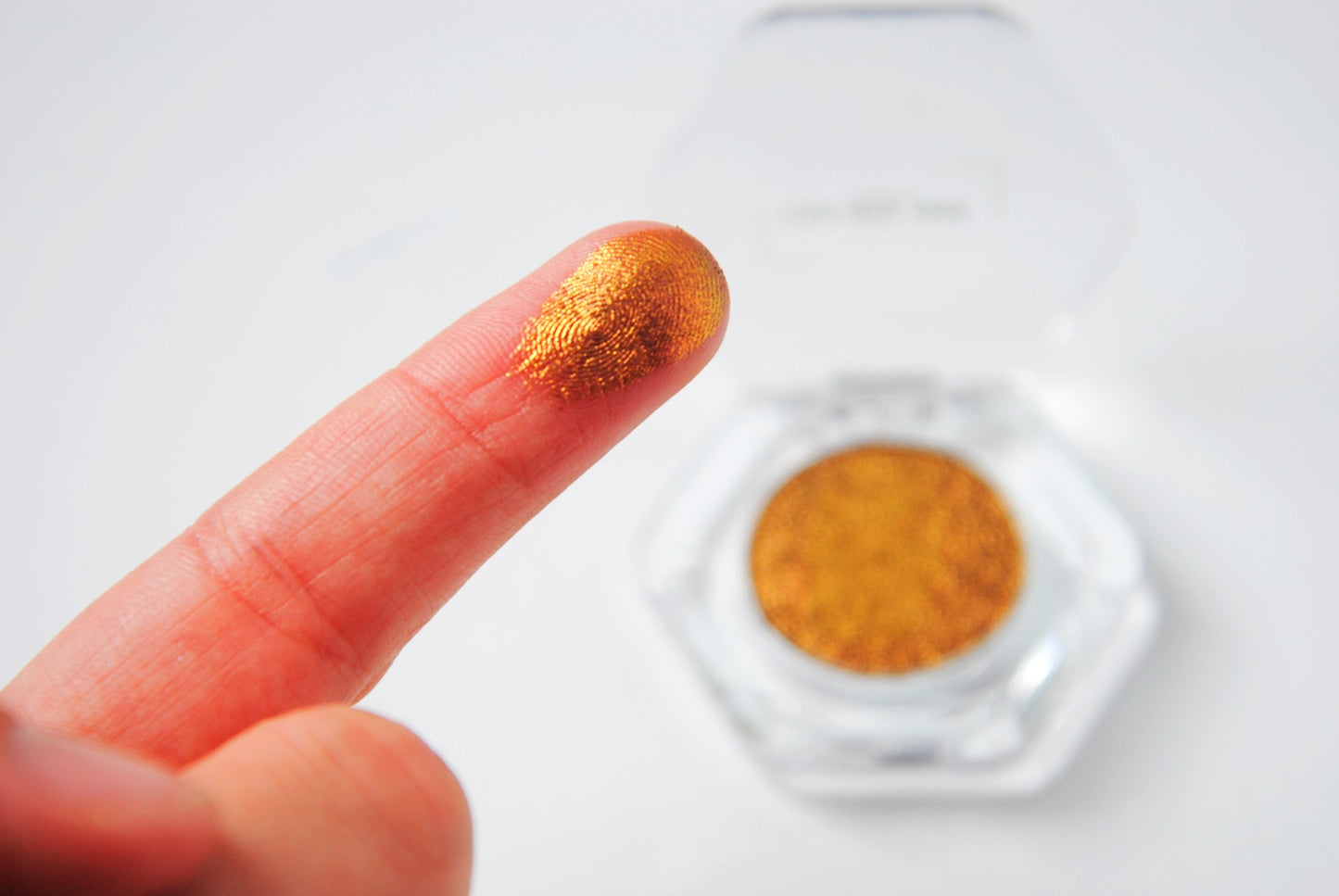 Symbol Chrome Eyeshadow Single